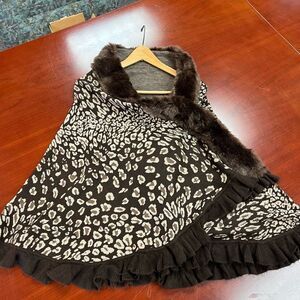 E&K Leopard Print Faux Fur Trimmed Wrap Cape w/ Pin